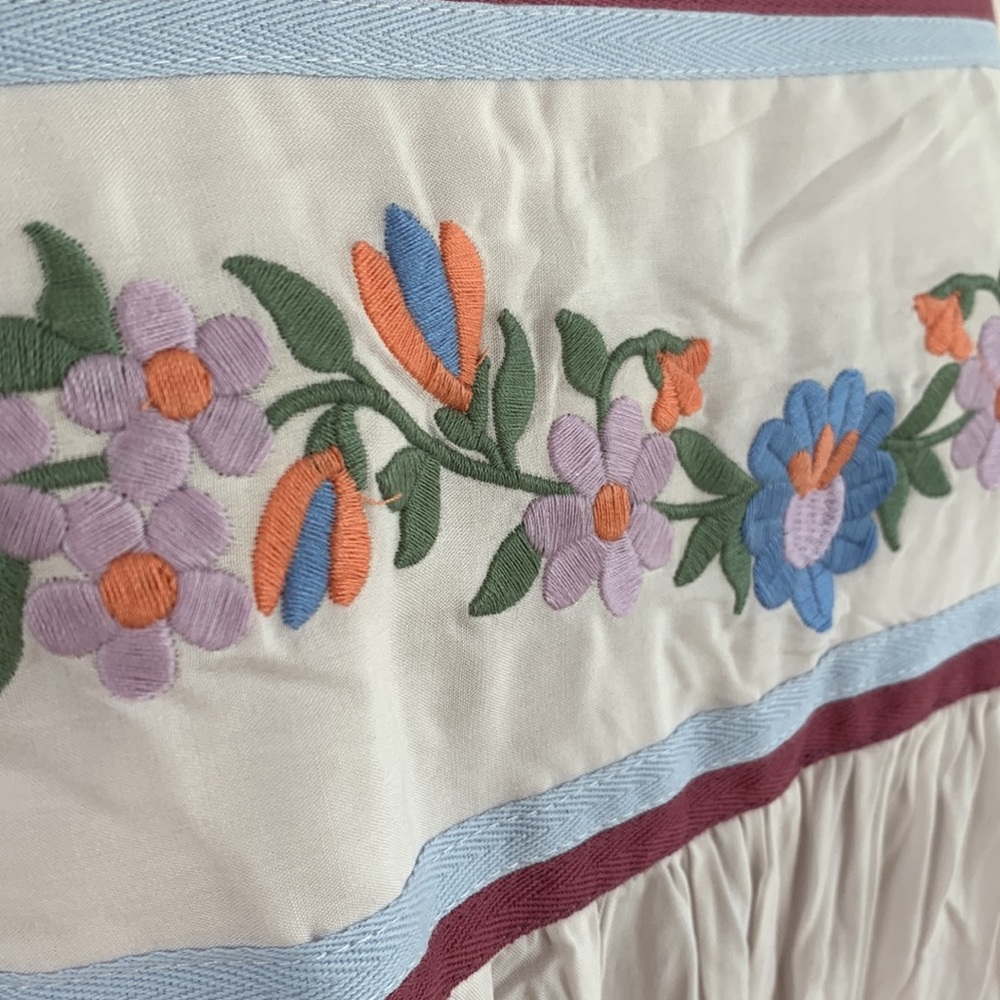 Embroidered cotton night dress BNWOT - Picture 3 of 6